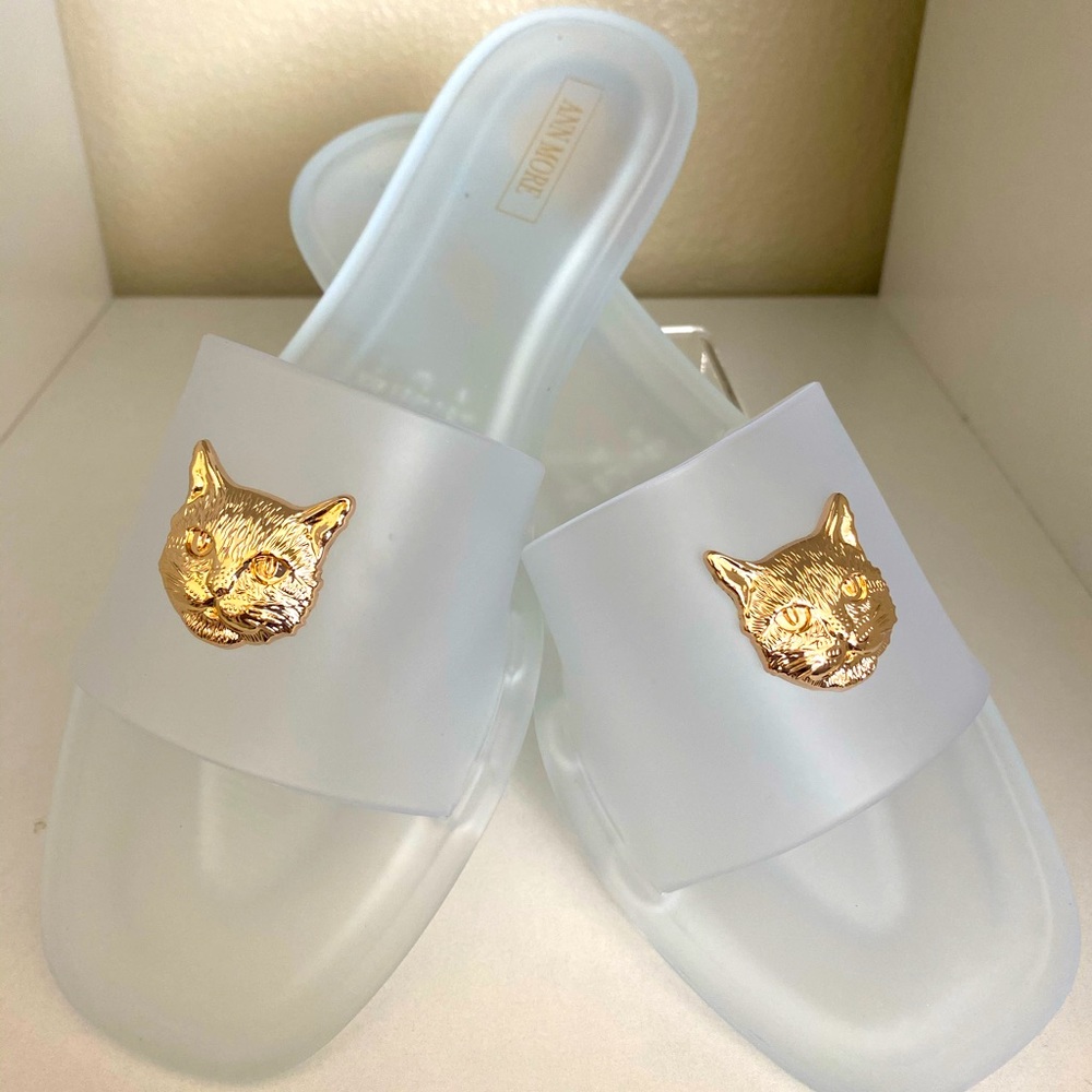 Clear matte leopard slides